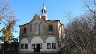 Държавата отпусна 2,7 млн. лева за възстановяване на храм „Св. св. Кирил и Методий“ в Свищов