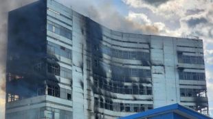 Огромен пожар е обхванал изследователски център в Москва който разработва