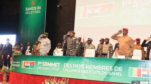 Военните режими които са на власт в   Мали и Нигер