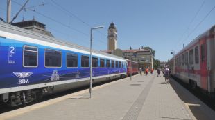 Локомотивът, който трябваше да докара последните германски вагони за БДЖ, се върна сам