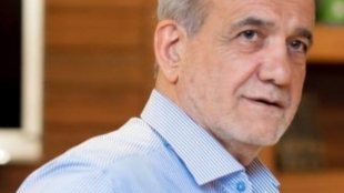 Бившият министър на здравеопазването кардиохирургът и  реформатор Масуд Пезешкиан спечели