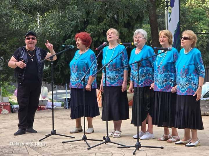 Радо Шоу празнува три юбилея - Труд