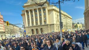 ГЕРБ СДС спечели категорично извънредния парламентарен вот с 21 1 В оспорвана