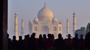 Индия е на път да изпревари Китай като най многолюдната страна