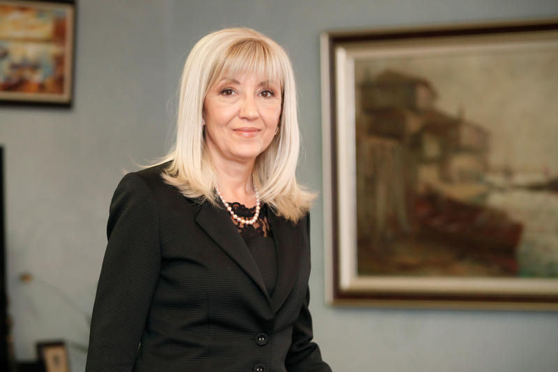Министър Аврамова: Коронавирусът не спря строителството в България