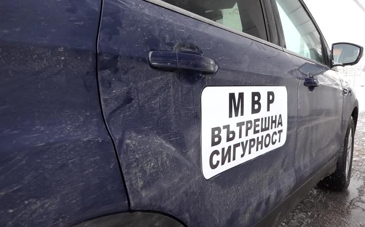 Задържаните с подкуп разследващи полицаи работят в МВР над 10 години
