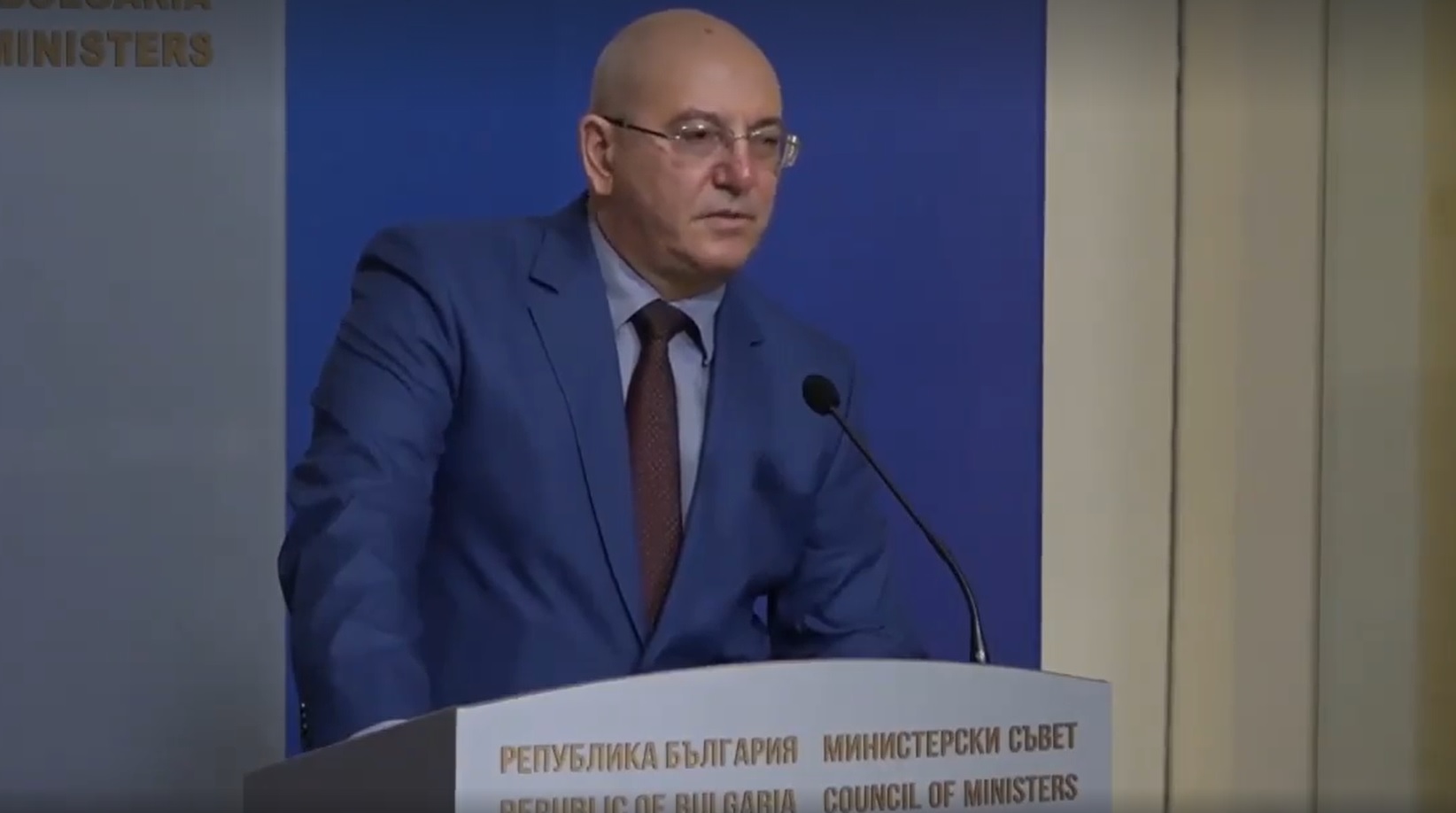 Емил Димитров: Аз имам правото да уволнявам в МОСВ, не заместник-министърът
