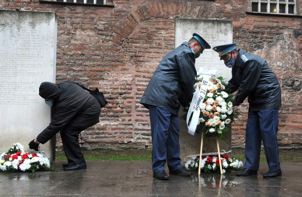 Поднесоха венци и цветя пред „Мемориала на спасителите” в Деня на спасяването на българските евреи