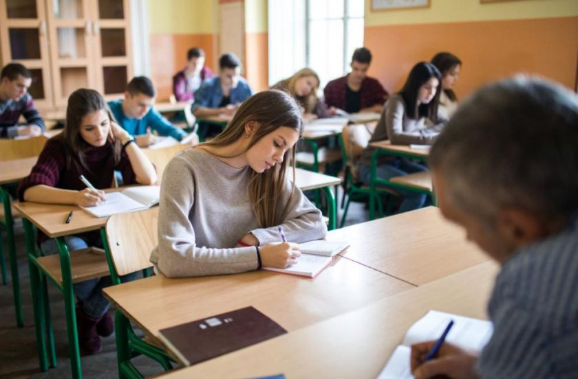 Анализ: Пандемията демотивирала отличниците