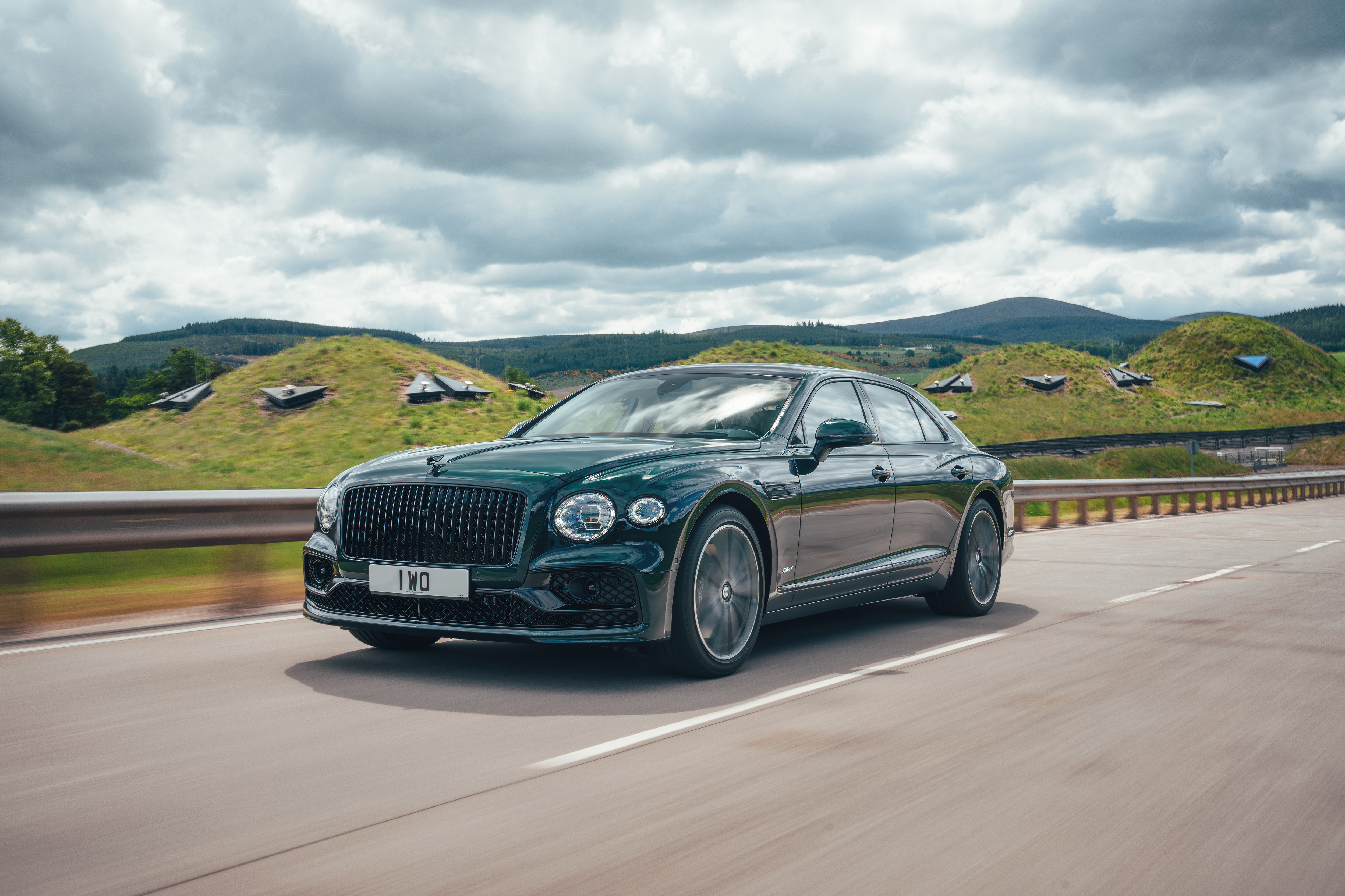 Bentley само с 6 цилиндъра