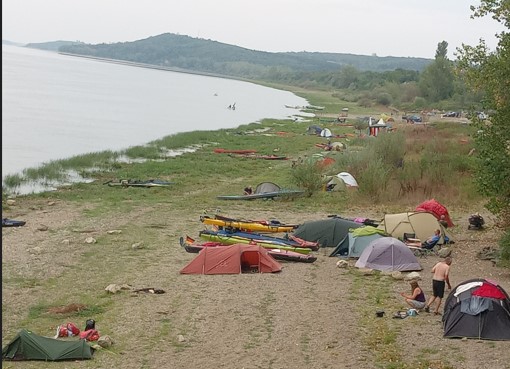 Първите лодки на регатата ТИД акостираха край Ново село