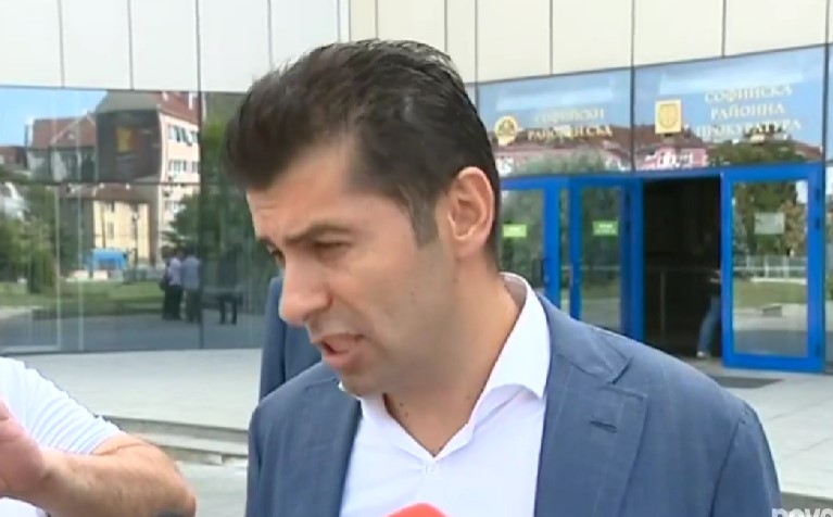 Кирил Петков завежда дело срещу Бойко Борисов за половин милион лева (Видео)