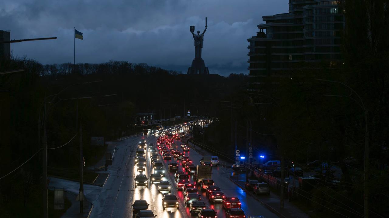 Зеленски призова украинците да ограничат потреблението на електроенергия