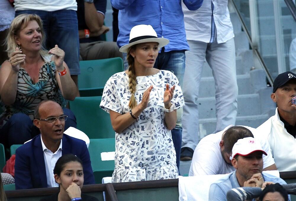 Семейство Джокович отпразнуваха титлата на Ноле на Australian Open - Йелена и Даяна пяха песни на Лепа Брена и Драгана