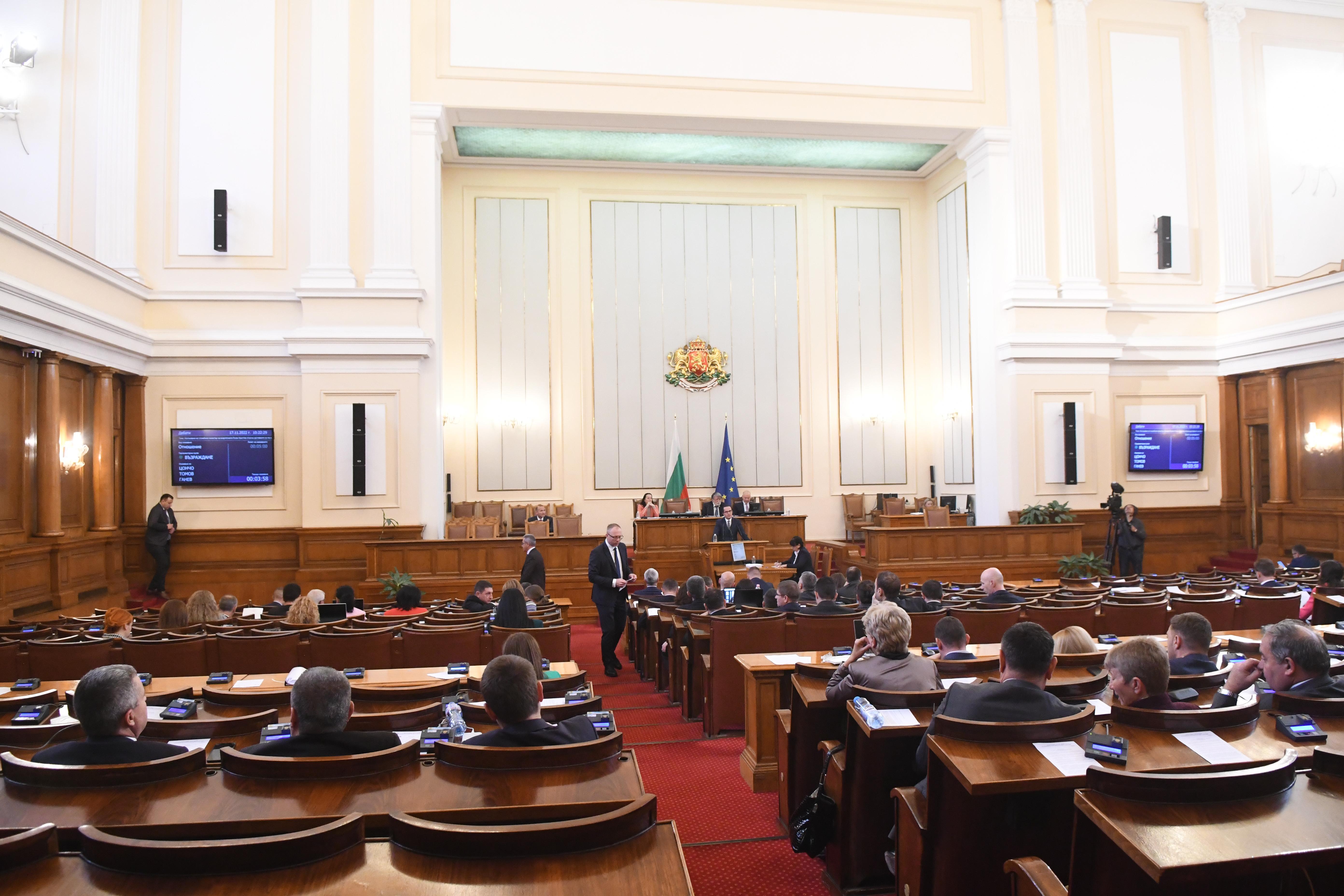 Нищо демократично няма в това, да се дава ефир за откровени безумия и език на омразата