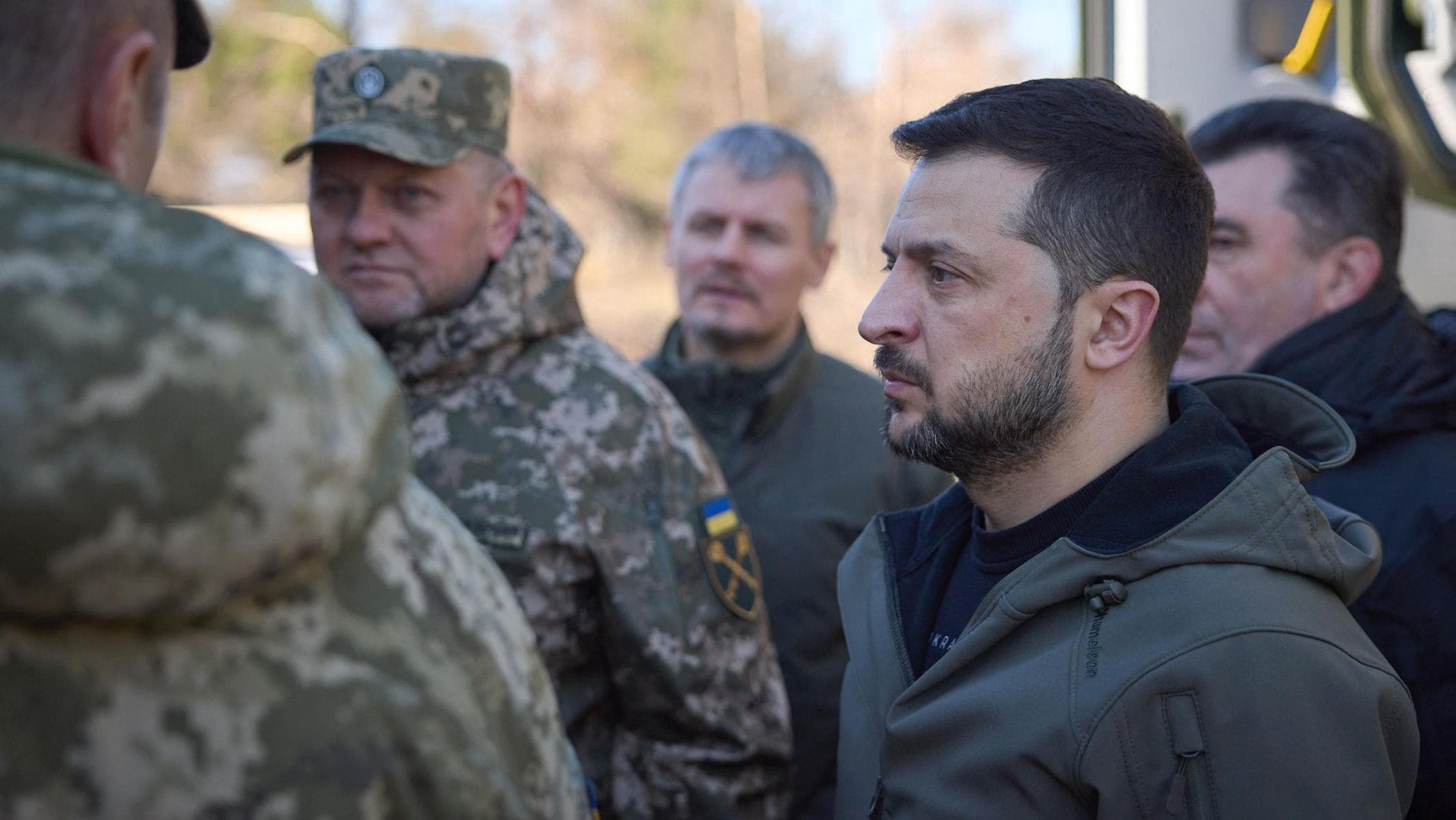 В Киев ври и кипи - Зеленски и Залужни са се хванали гуша за гуша