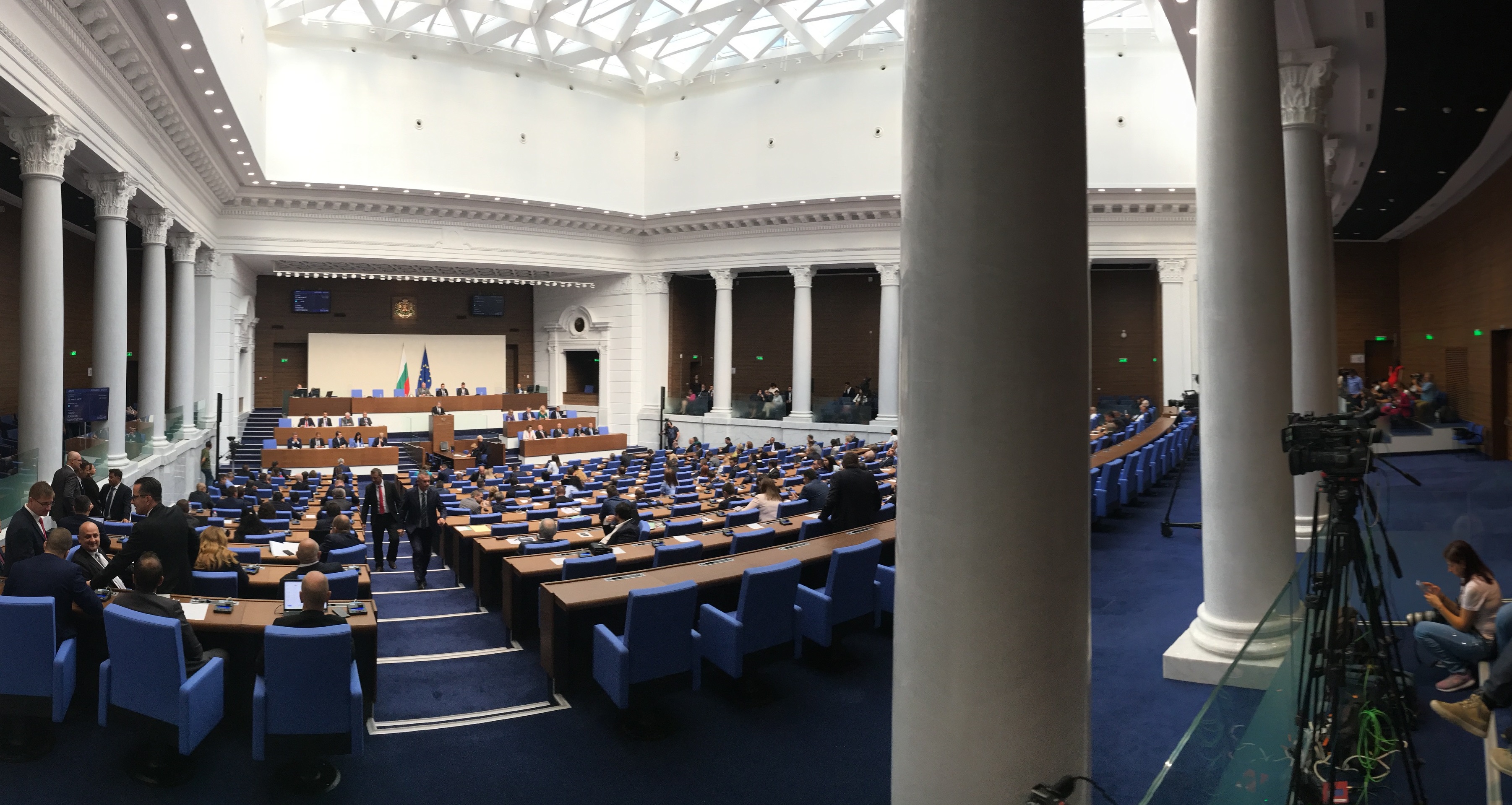 Компрадорският парламент