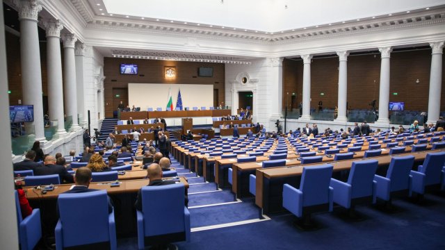 Вредят на България, пази ги Посолството