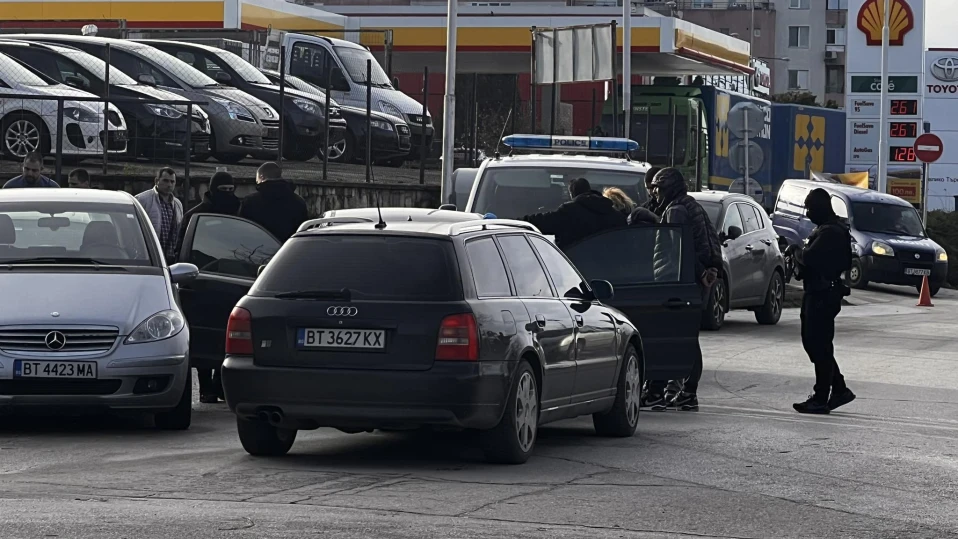 Задържаха двама при спецоперация на ГДБОП във Велико Търново