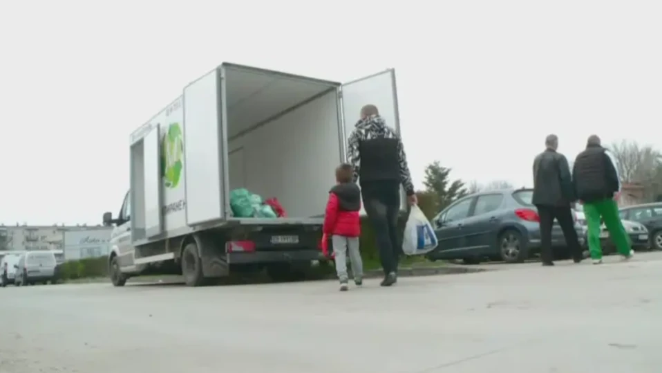 Екоакция в парковете в Пловдив, събра десетки жители на града