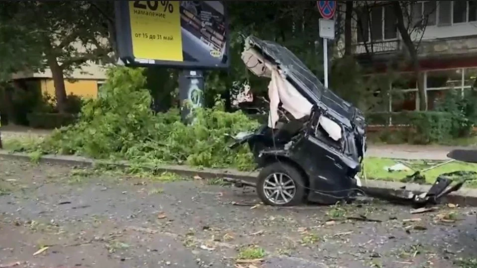 Двама младежи загинаха в зверска катастрофа