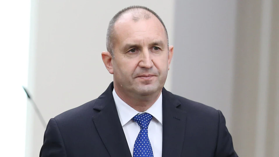 Румен Радев връчва на ГЕРБ-СДС първия мандат за съставяне на правителство