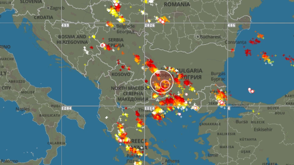 България все повече под ударите на мълнии