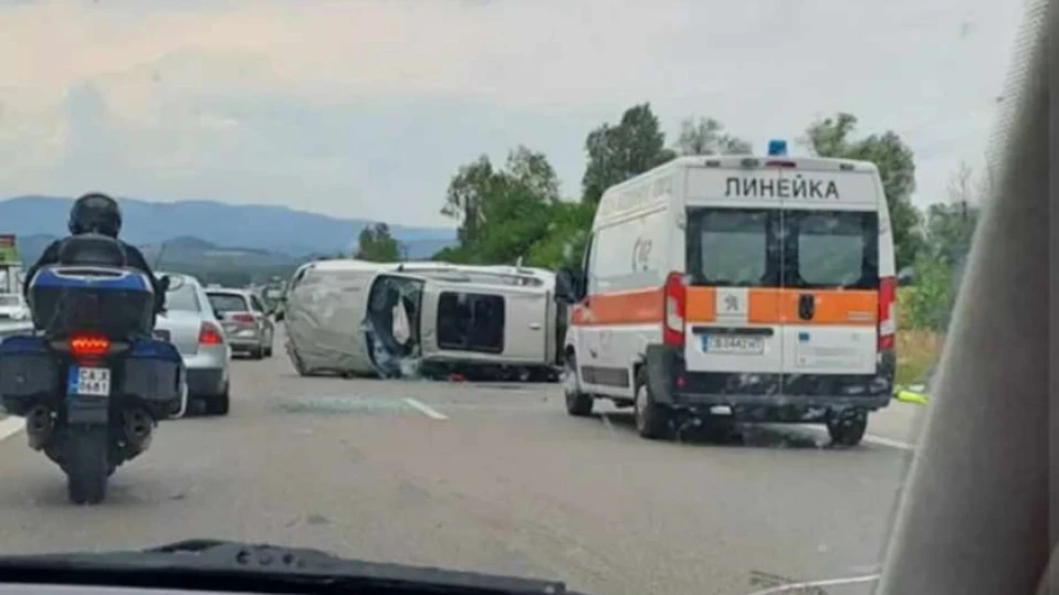 Нови катастрофи в тапата на АМ "Тракия", има тежко пострадал в първото ПТП