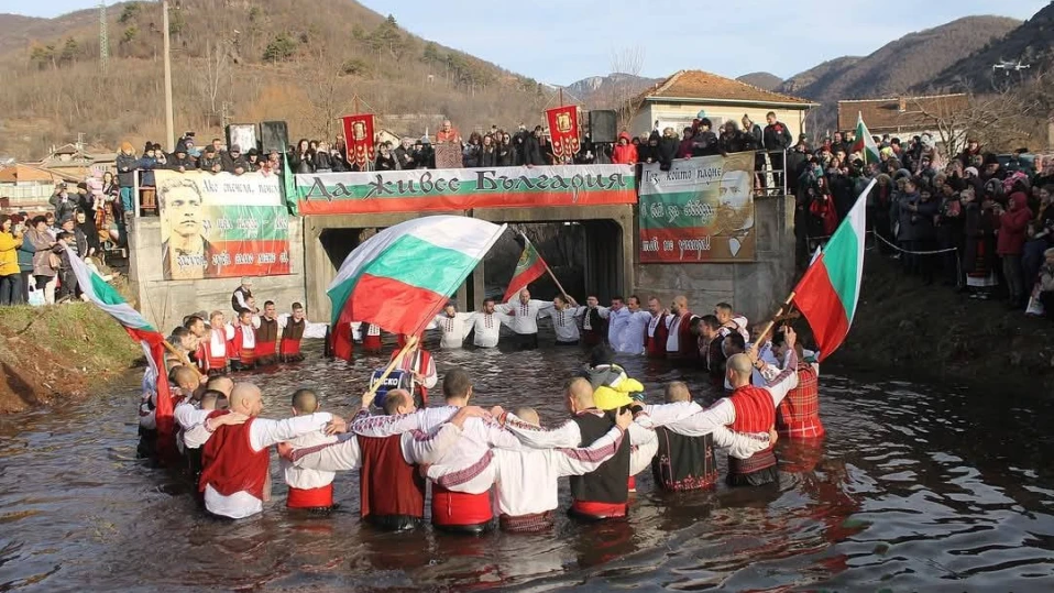 На Богоявление в Зверино: Триумф на вярата и българщината (СНИМКИ)