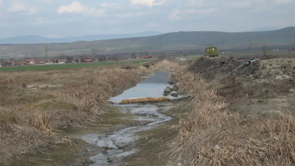 Източиха половината от опасните язовири