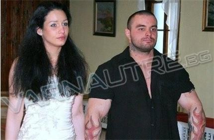 Настаниха в психиатрия касапина от Тополи, който закла жена си и опита да се самоубие