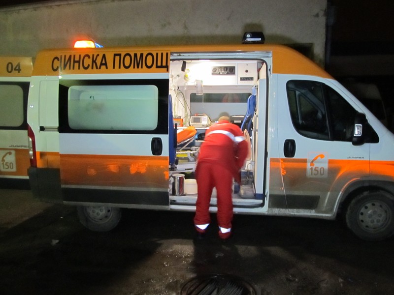 Двама души загинаха при тежка катастрофа в Кресна