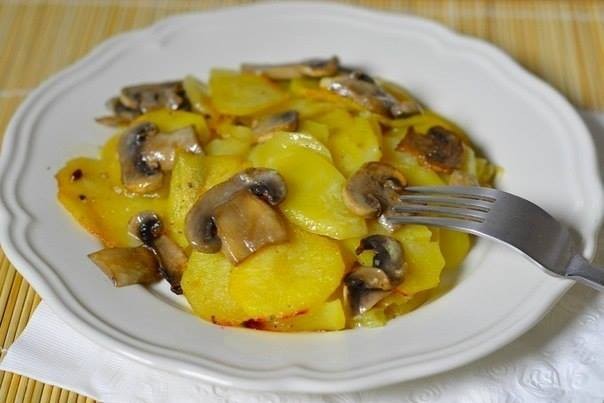 Картофи с гъби и сметана