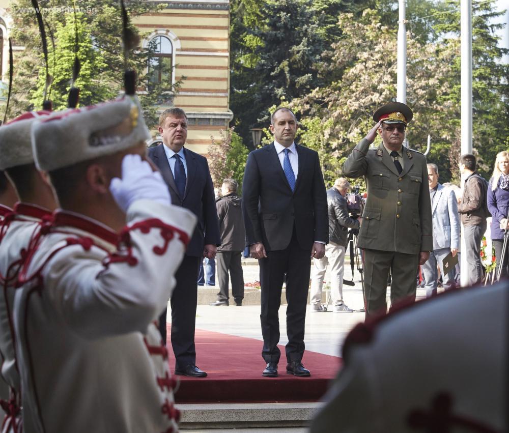 Президентът Радев за 9 май: Празнуваме Деня на Европа, но и Деня на победата (СНИМКИ)