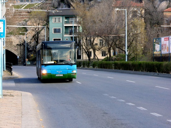 Пътнички в автобус пострадали при рязко спиране