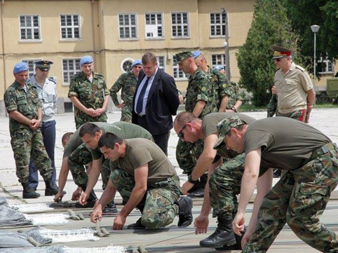 Красимир Каракачанов: Армията трябва да се включва на помощ на полицията