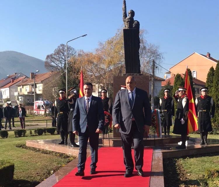 Борисов и Заев поднесоха венци пред паметника на Борис Трайковски (СНИМКИ)