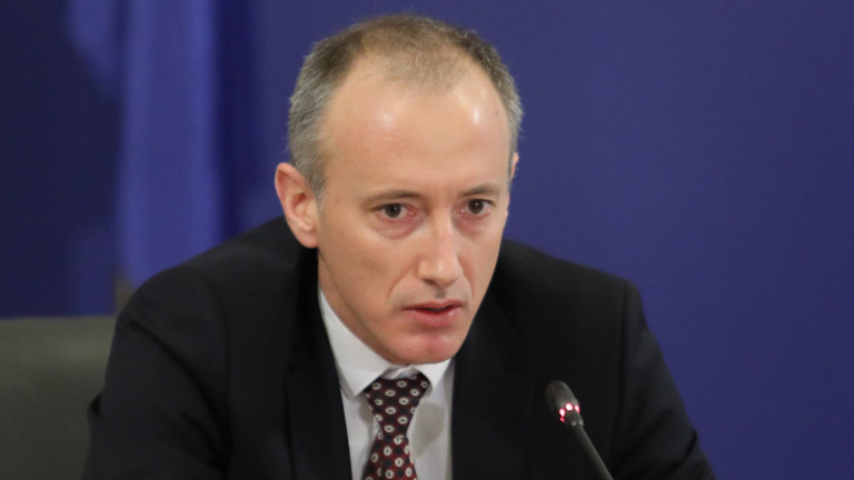 Вълчев: Удължаване на учебната година през лятото е един от последните варианти