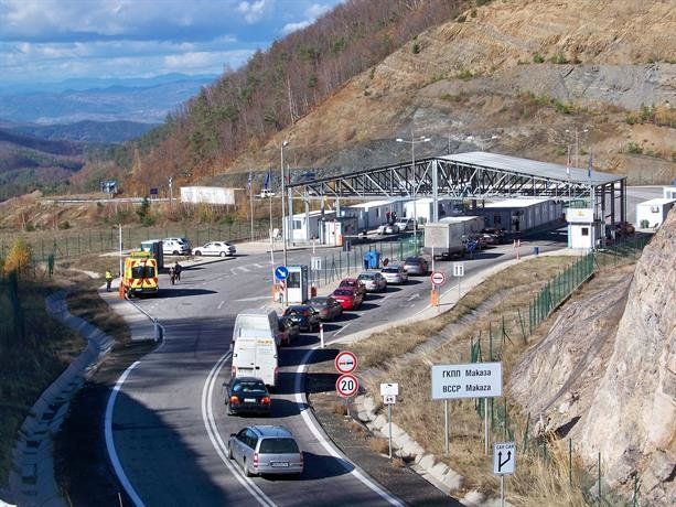 Само през Кулата и Маказа влизат у нас завръщащите се от Гърция туристи