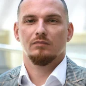 Адриан Николов