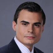 Петър Николов