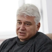 Проф. Пламен Киров