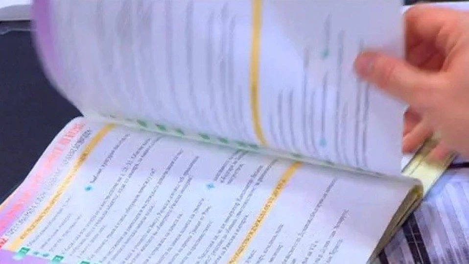 Родители заплашват, че ще спрат децата си от училище заради приказки за роми в учебниците