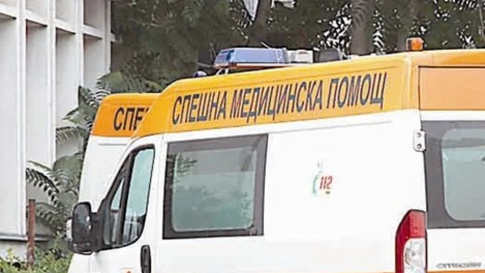 Сирийски бежанец вади пистолет на фелдшерка (обзор)