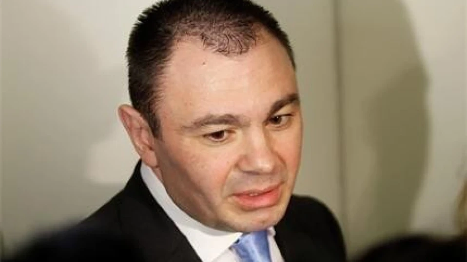 Лазаров: От медиите научих, че Илков е уволнен