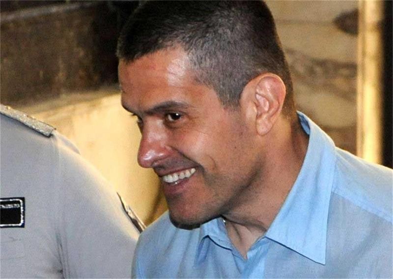 Уродливата съдебната система ражда поезия