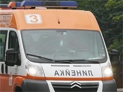 Товарен бус се преобърна край Гоце Делчев
