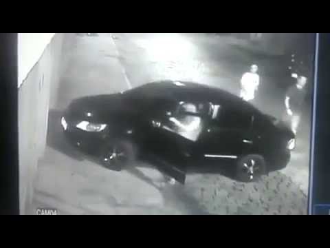Полицай в Бразилия предотврати ограбването си, стреля по апашите