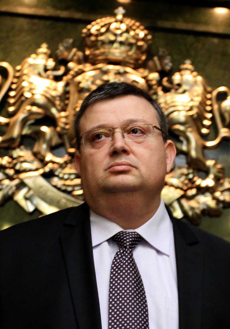 Цацаров: Не чета вече романи с посмъртни писма