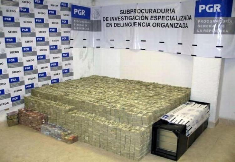 Златни автомати, бял тигър и стаи с пачки в „къщурката“ намексиканския наркобарон Ел Чапо